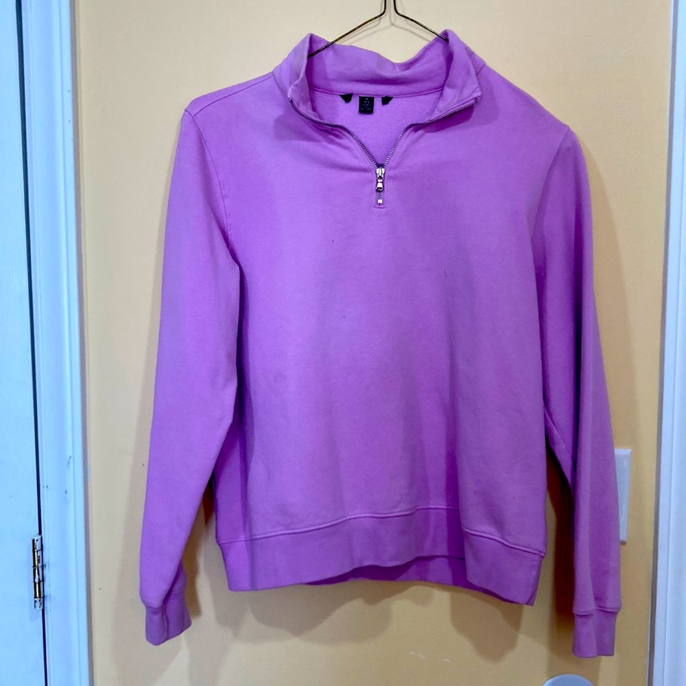 Pink zipper sweatshirt, hardly ever, worn price can be lower down due to request